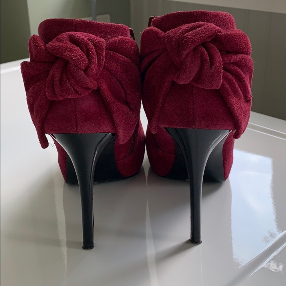 Cute velvet fall healed boots. - Picture 2 of 3